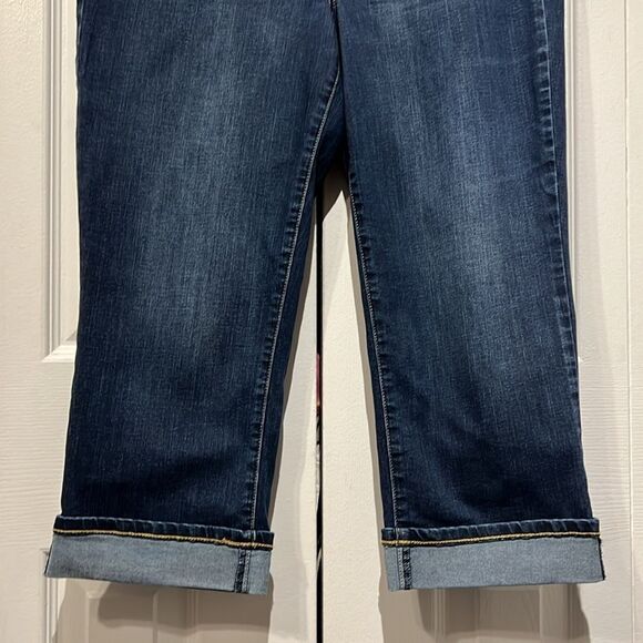 NYDJ Marilyn Straight Leg Medium Wash Blue Denim Capri Jeans‎ Size 8 - Picture 4 of 11
